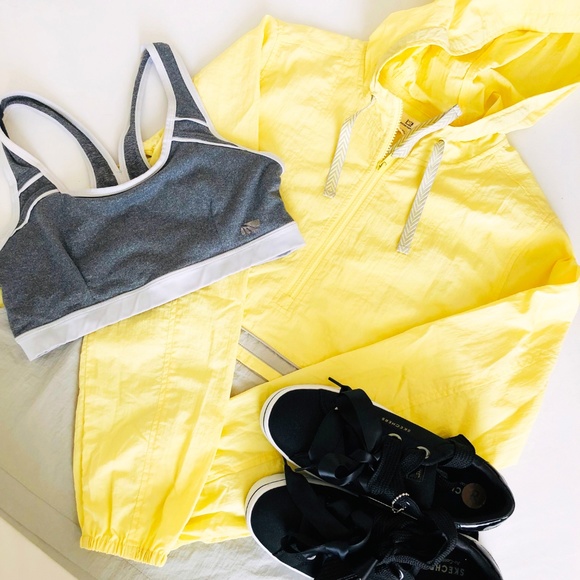 Thread & Supply Tops - NWT! Nordstrom Hooded Windbreaker Activewear
